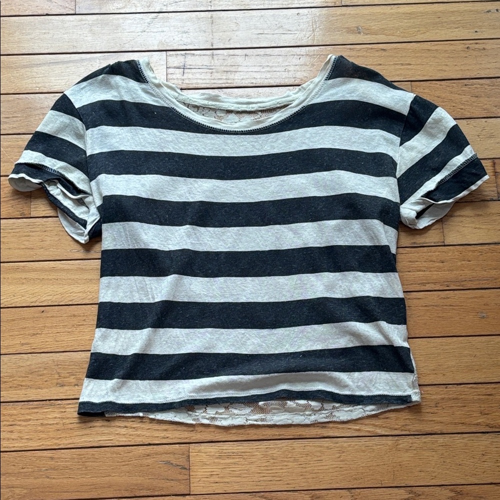 Unbranded Lace Back Artsy Punk Goth Women’s Striped Black White Shirt Crop Top